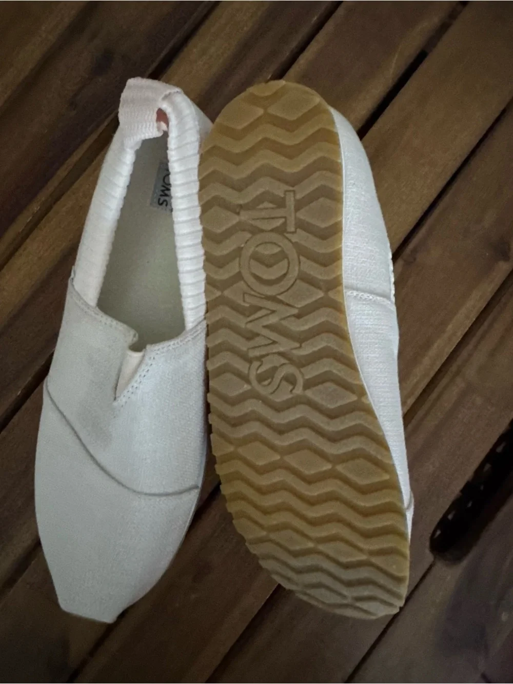 Toms comfortable light